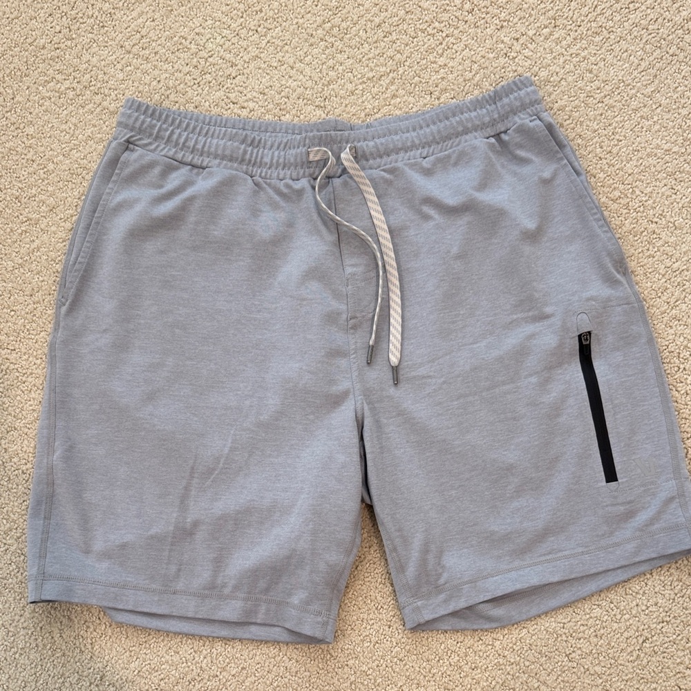 Vuori men’s performance jogger shorts
